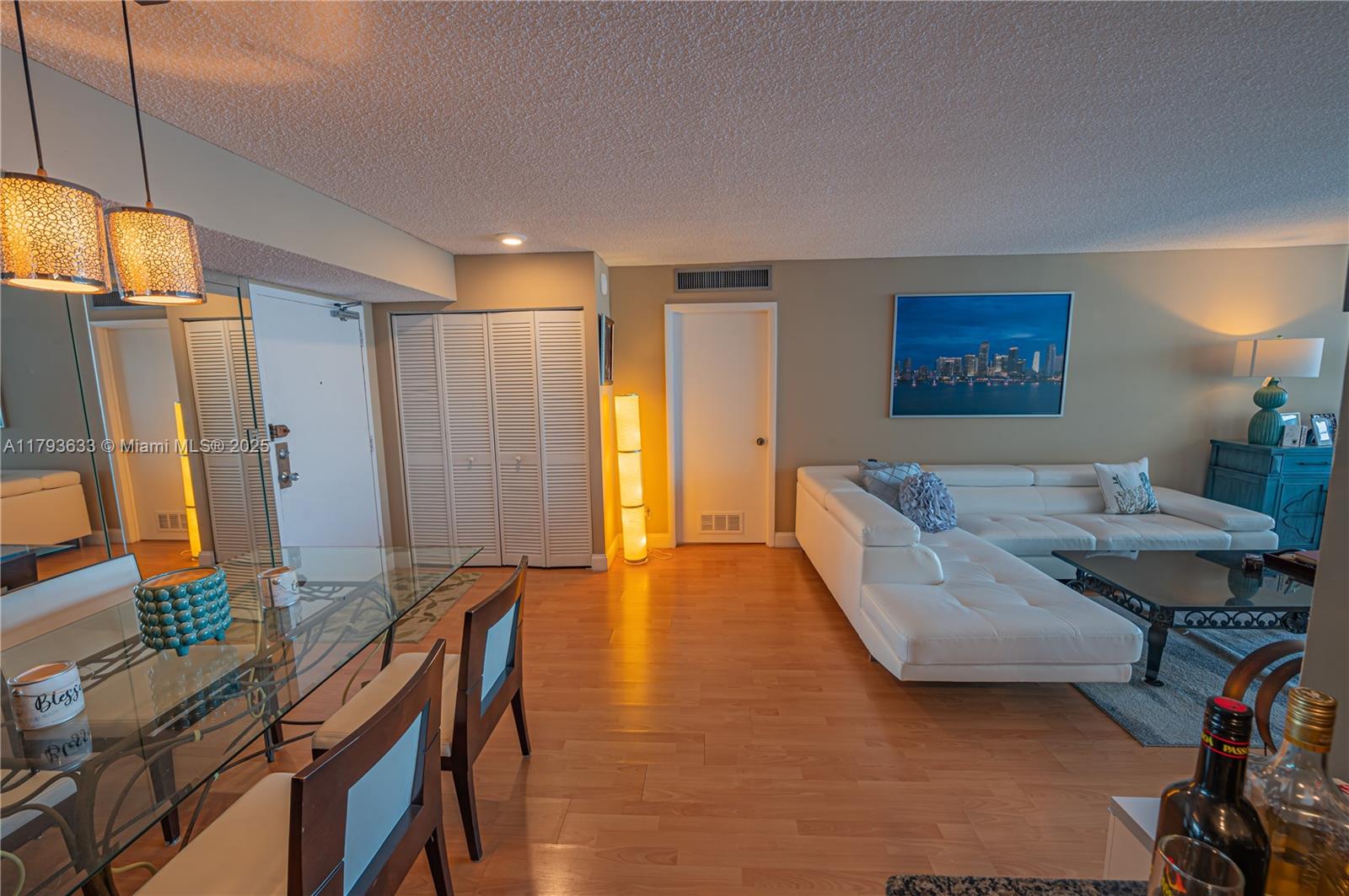 WINSTON TOWERS 500 CONDO - Residential