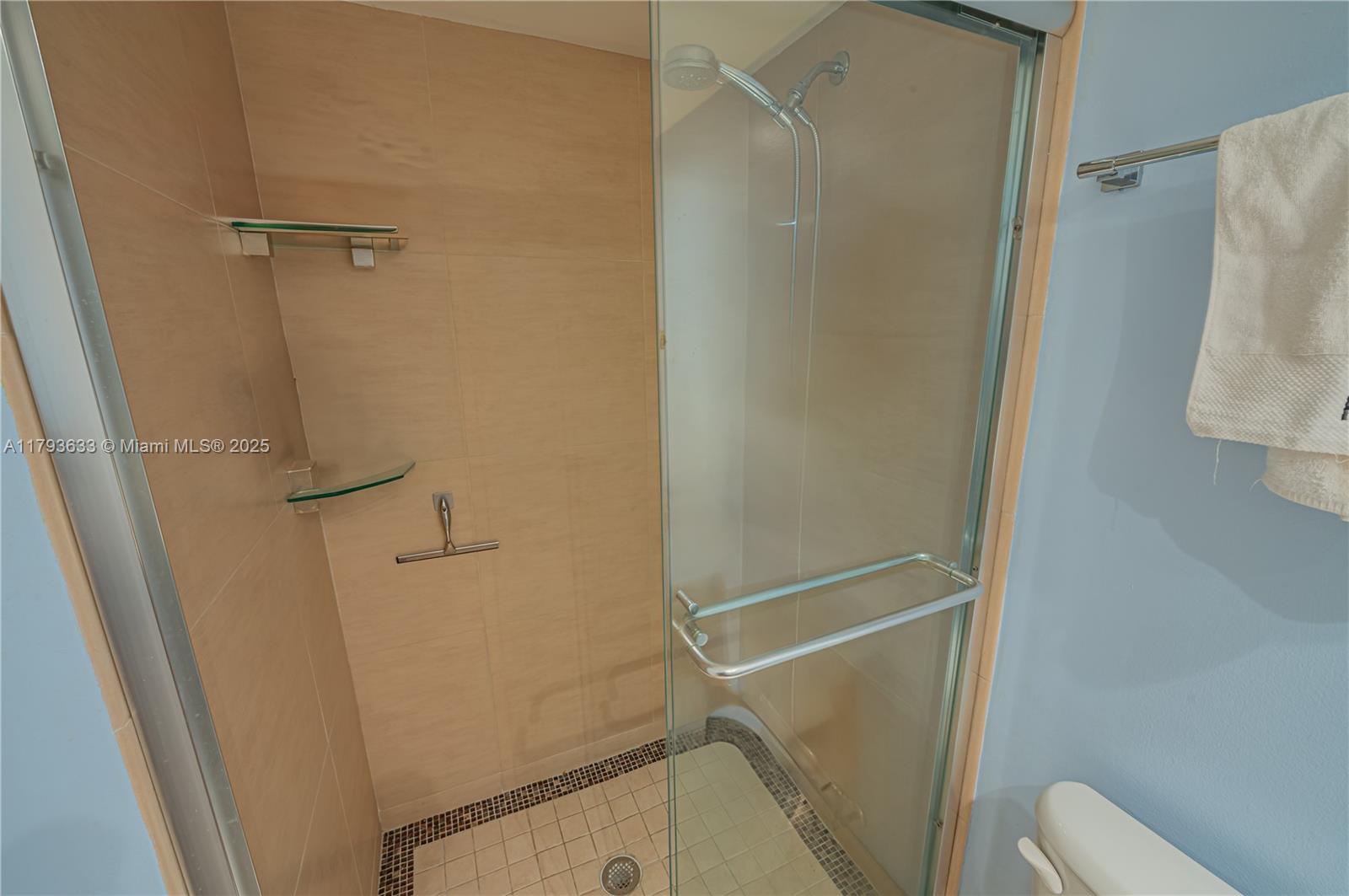 WINSTON TOWERS 500 CONDO - Residential