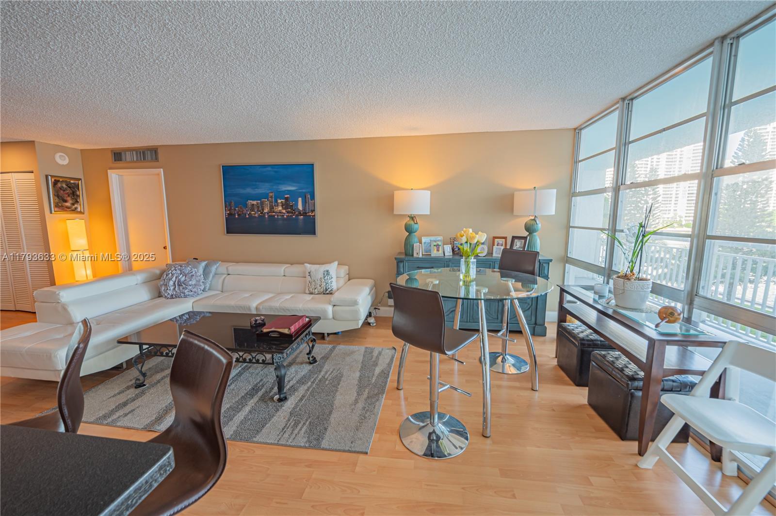 WINSTON TOWERS 500 CONDO - Residential