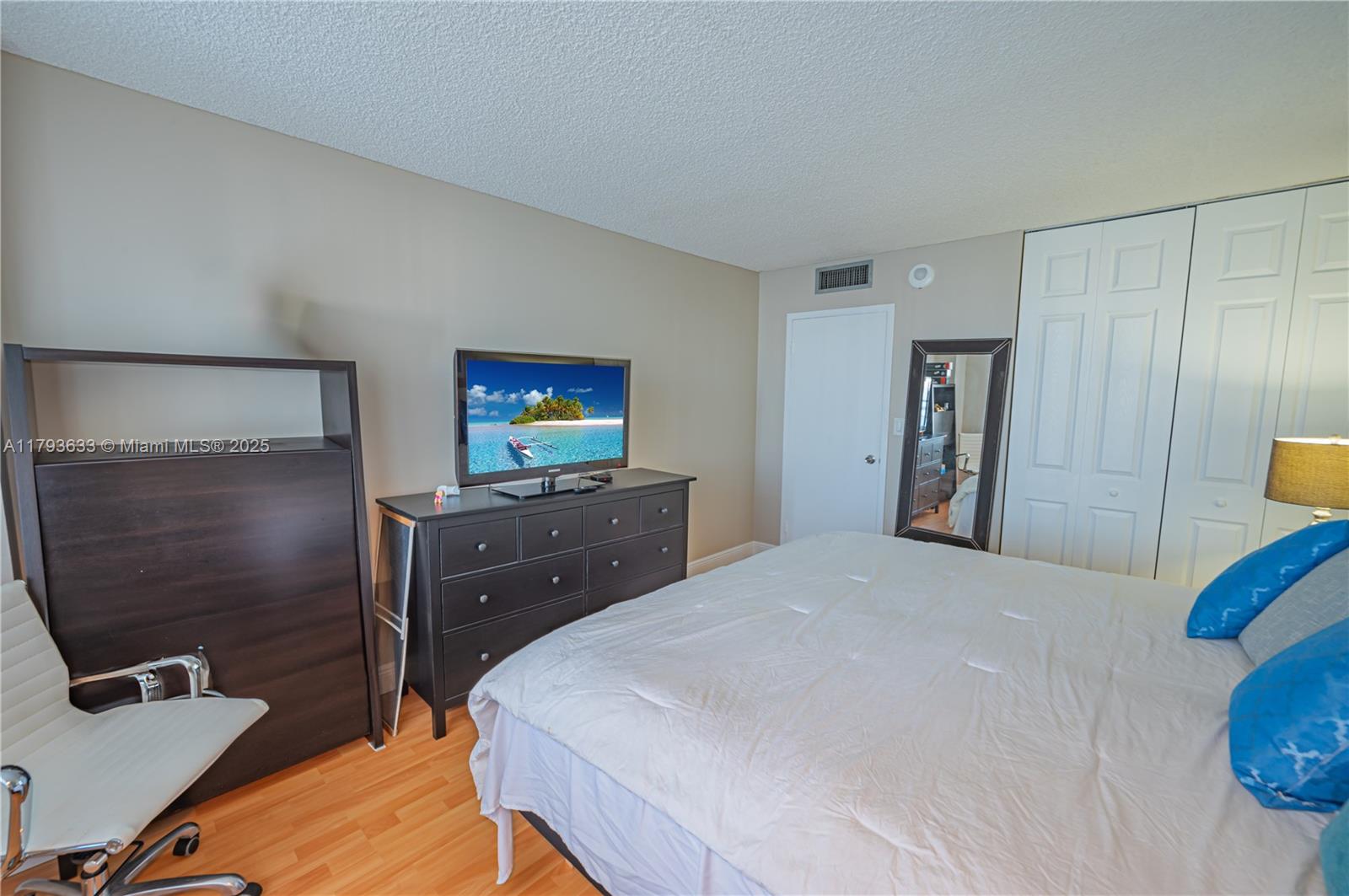 WINSTON TOWERS 500 CONDO - Residential