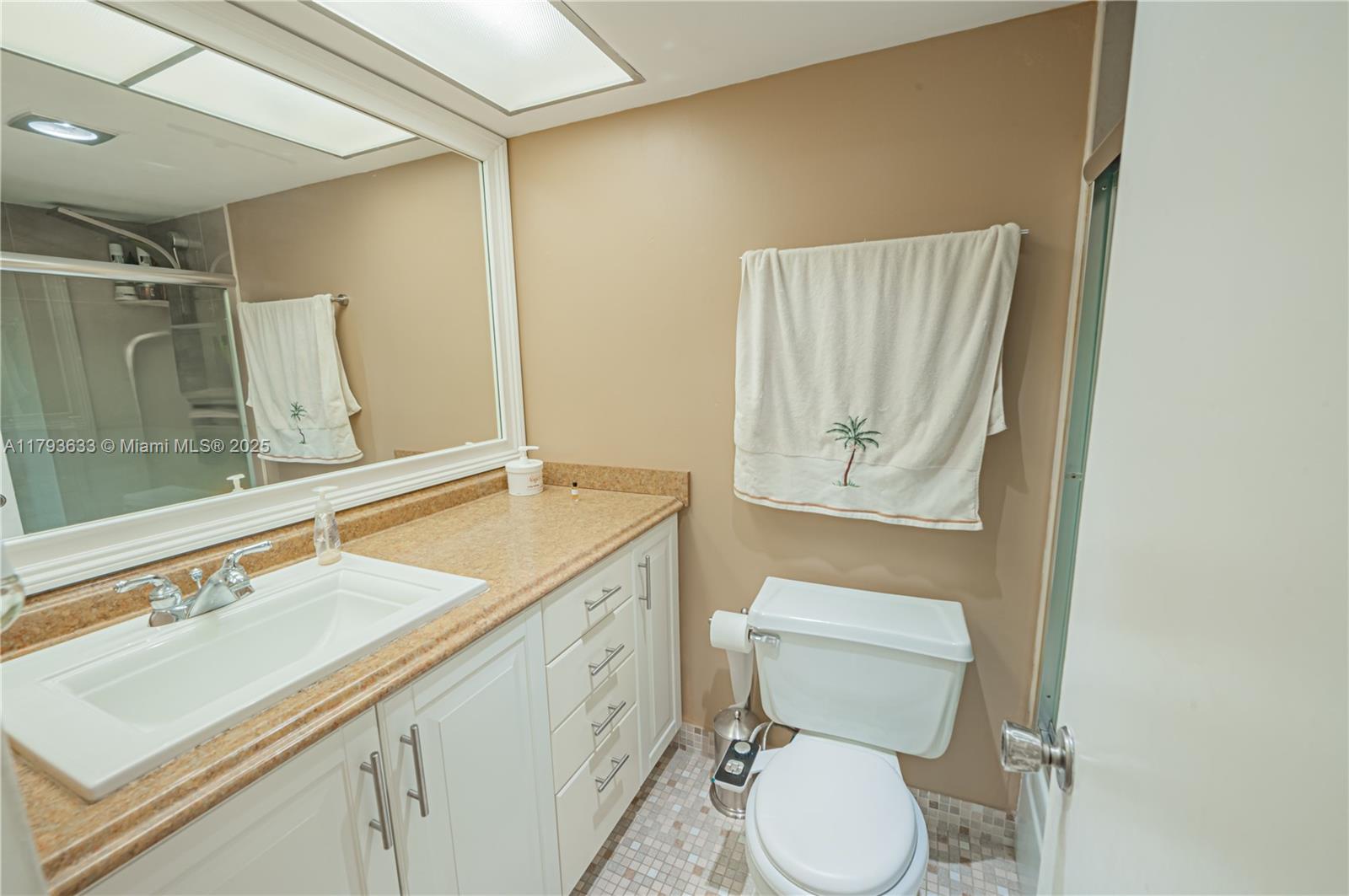 WINSTON TOWERS 500 CONDO - Residential