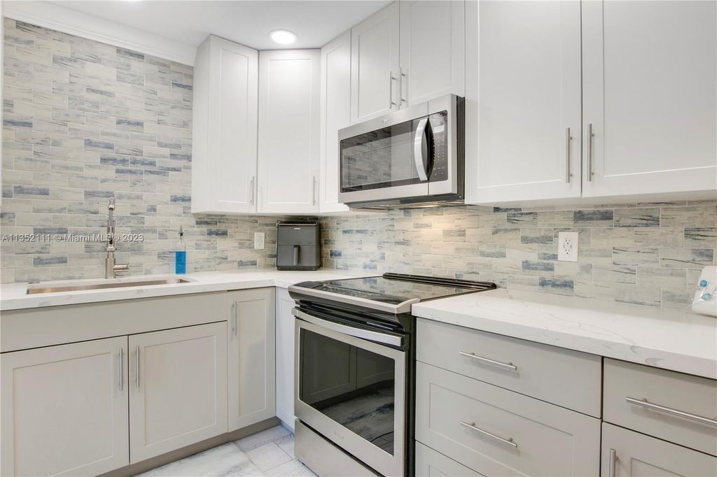 Photo of 825 Center St #24A, Jupiter, FL 33458 (MLS # A11352111)