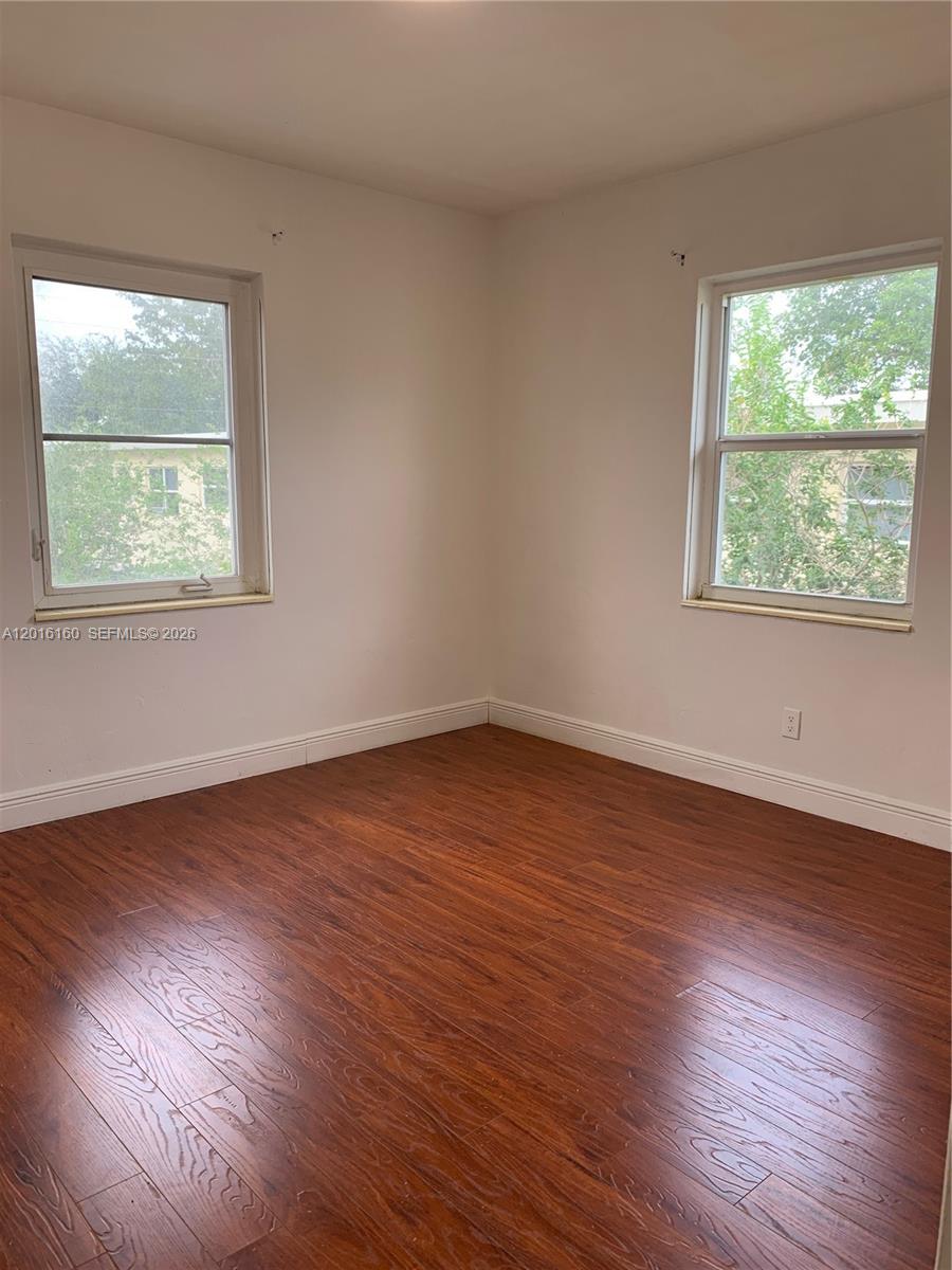 SHORES PLAZA EAST CONDO - Residential