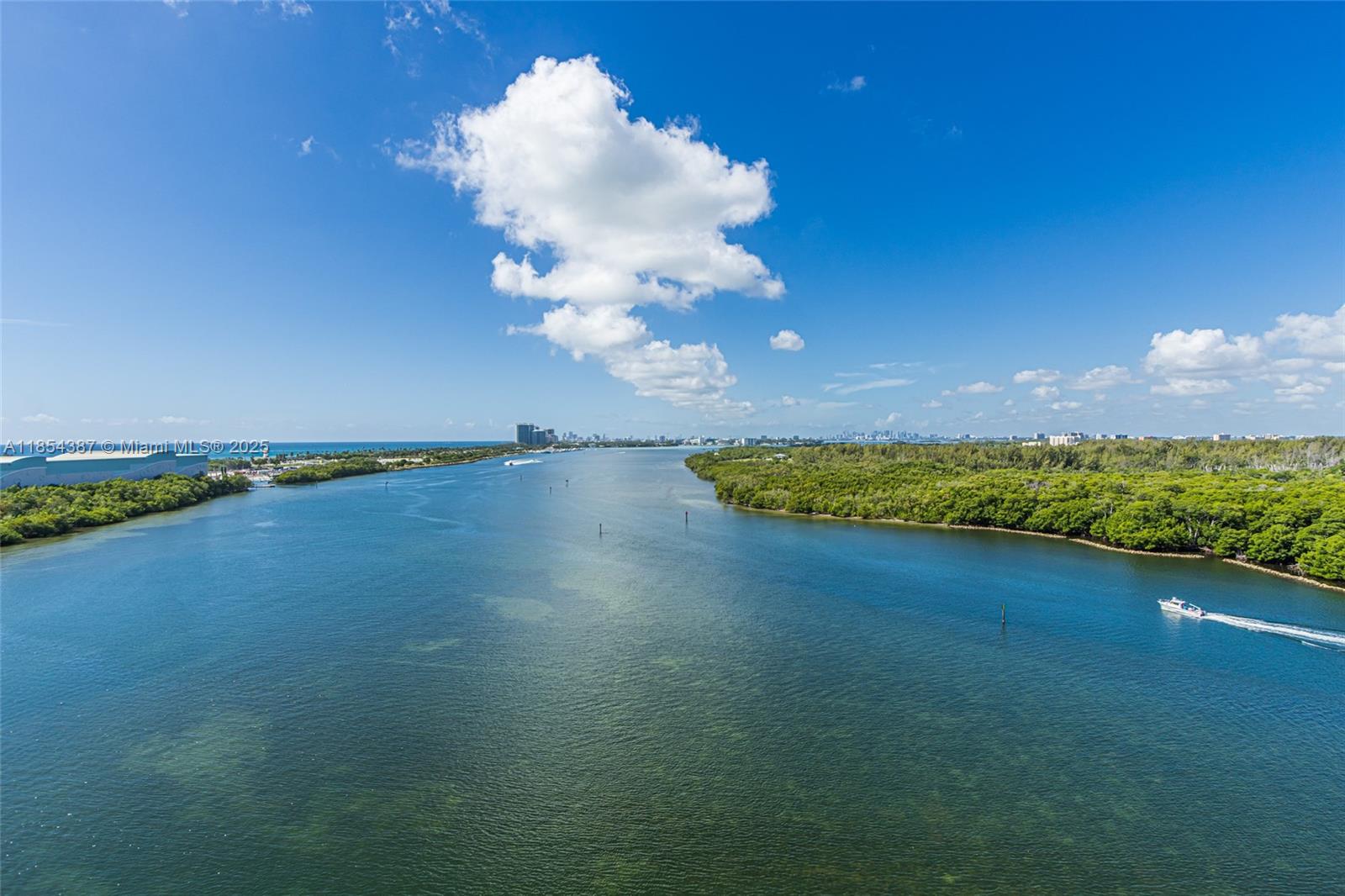 500 Bayview Dr 1220