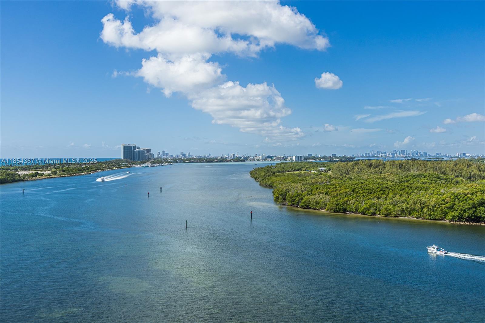 500 Bayview Dr 1220