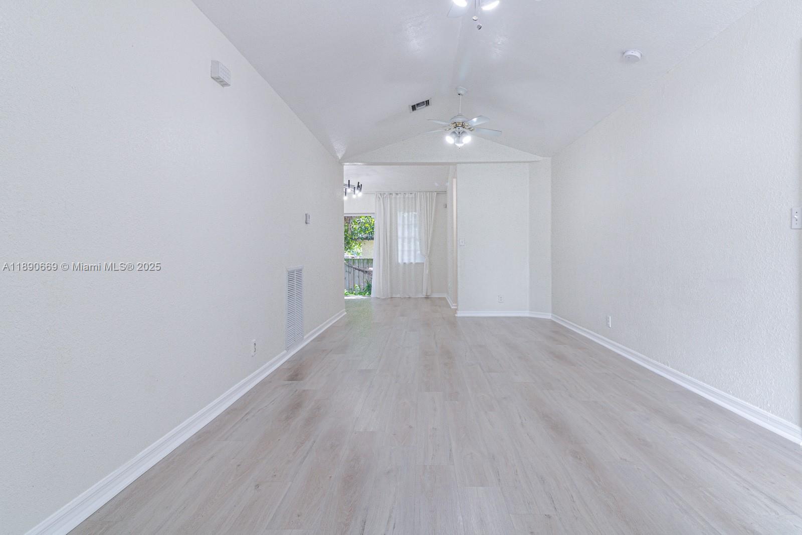 TOWN OF MODELO (DANIA) B- - Residential Lease