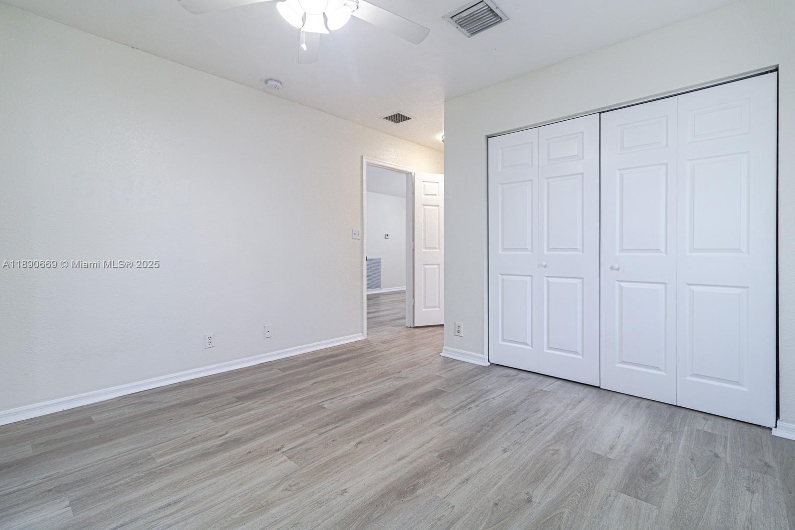 TOWN OF MODELO (DANIA) B- - Residential Lease