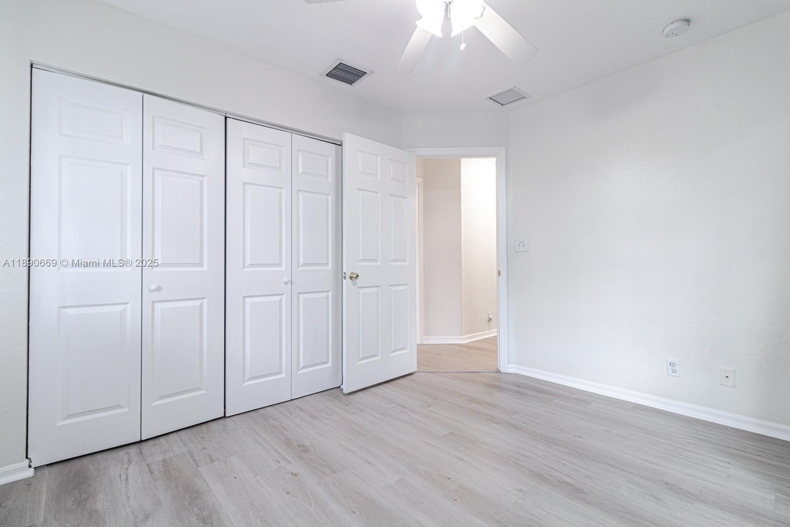 TOWN OF MODELO (DANIA) B- - Residential Lease