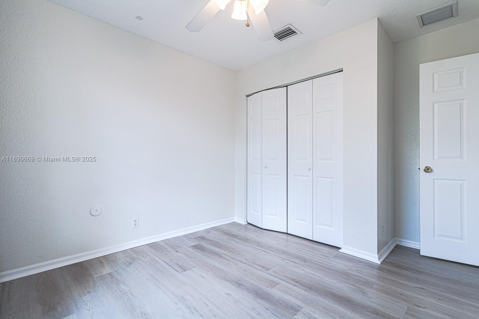TOWN OF MODELO (DANIA) B- - Residential Lease