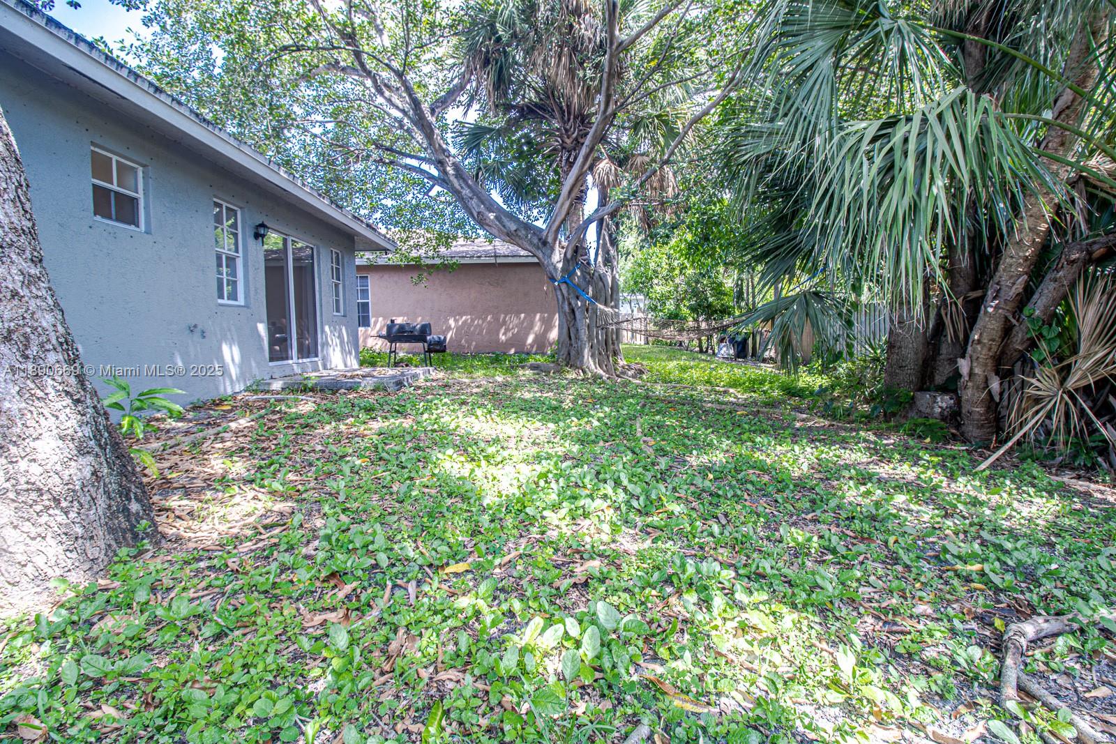 TOWN OF MODELO (DANIA) B- - Residential Lease