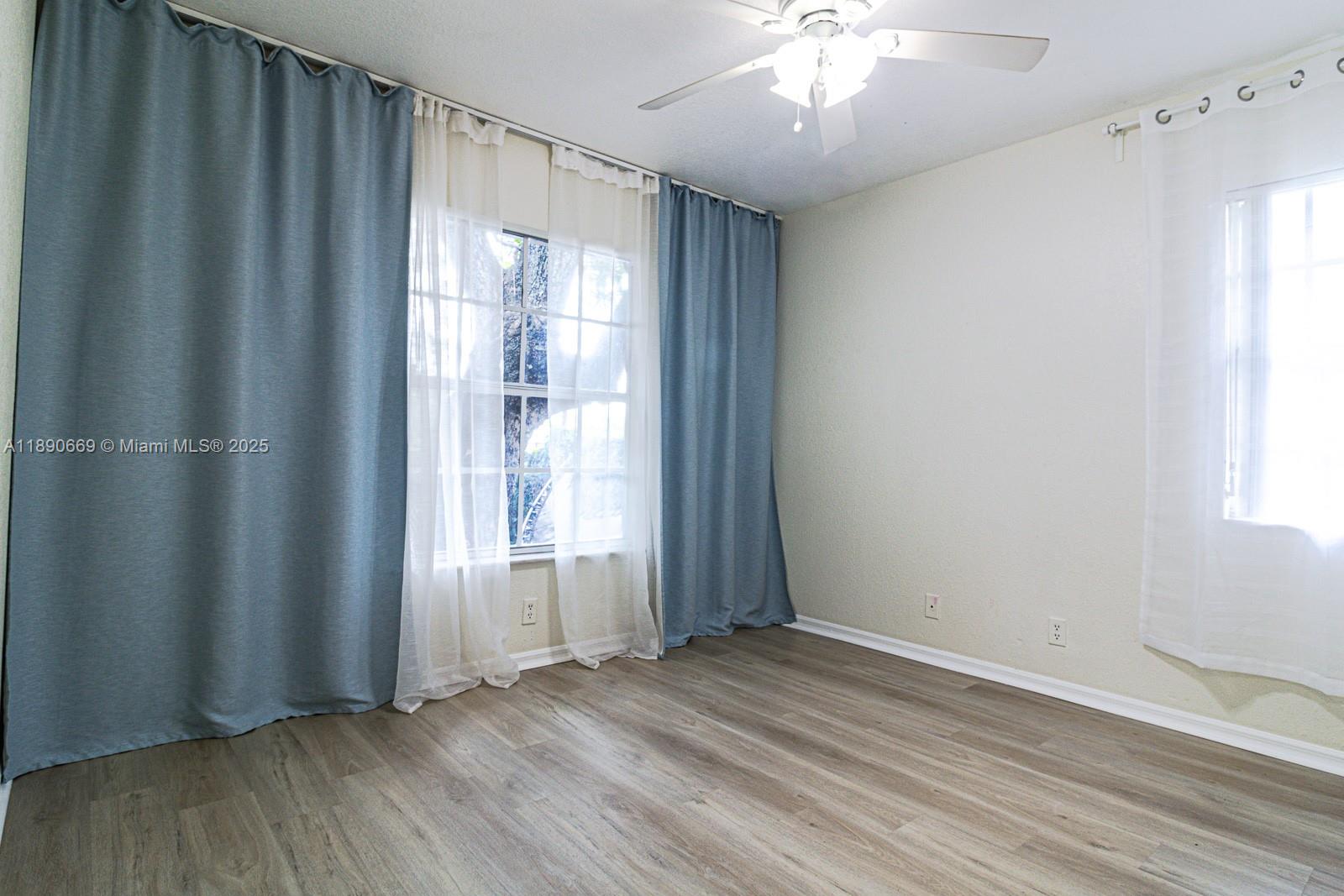 TOWN OF MODELO (DANIA) B- - Residential Lease