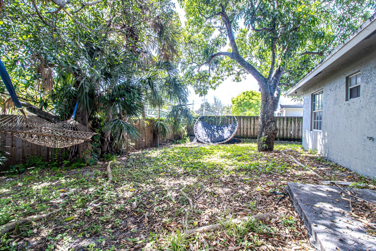 TOWN OF MODELO (DANIA) B- - Residential Lease