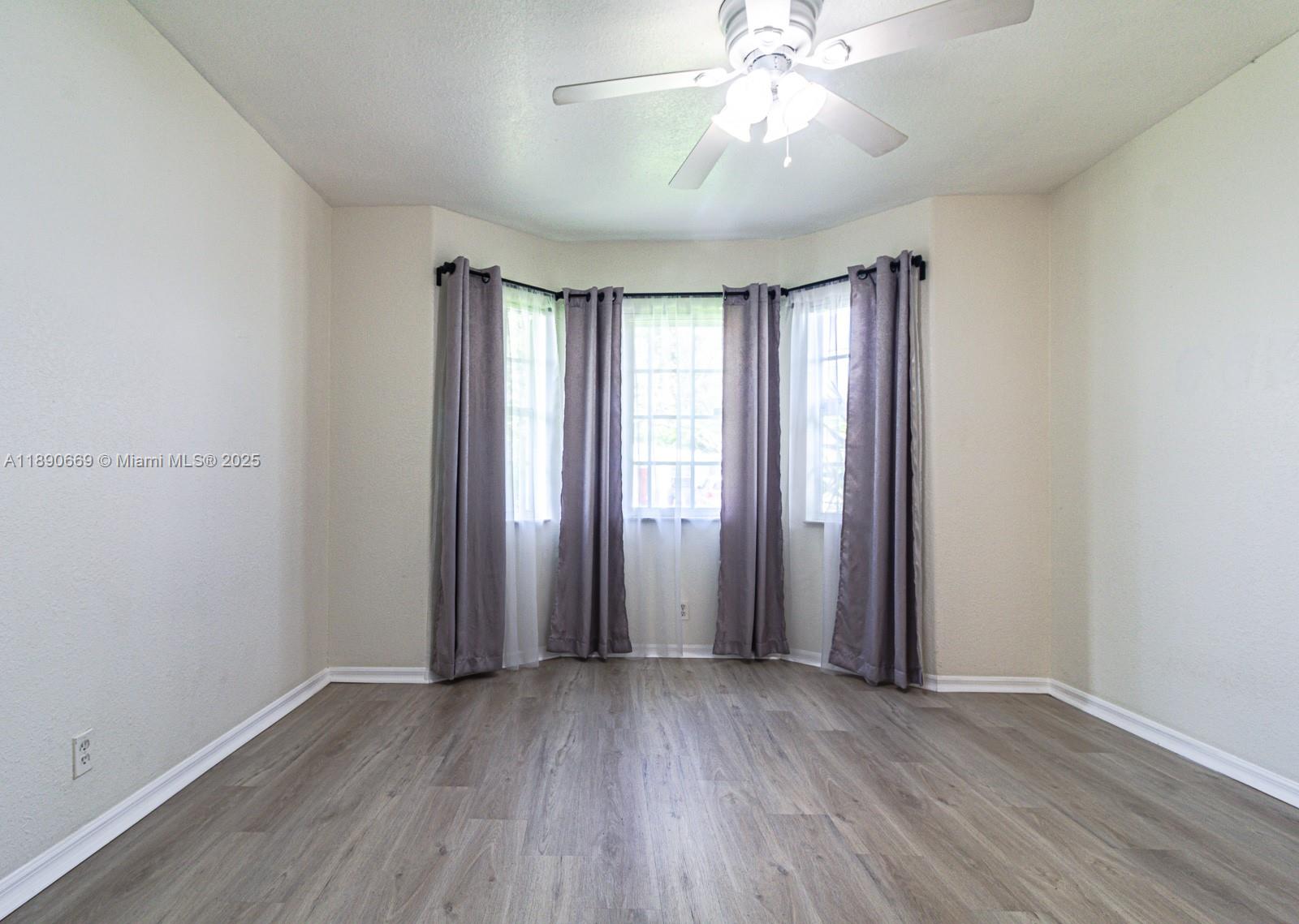 TOWN OF MODELO (DANIA) B- - Residential Lease