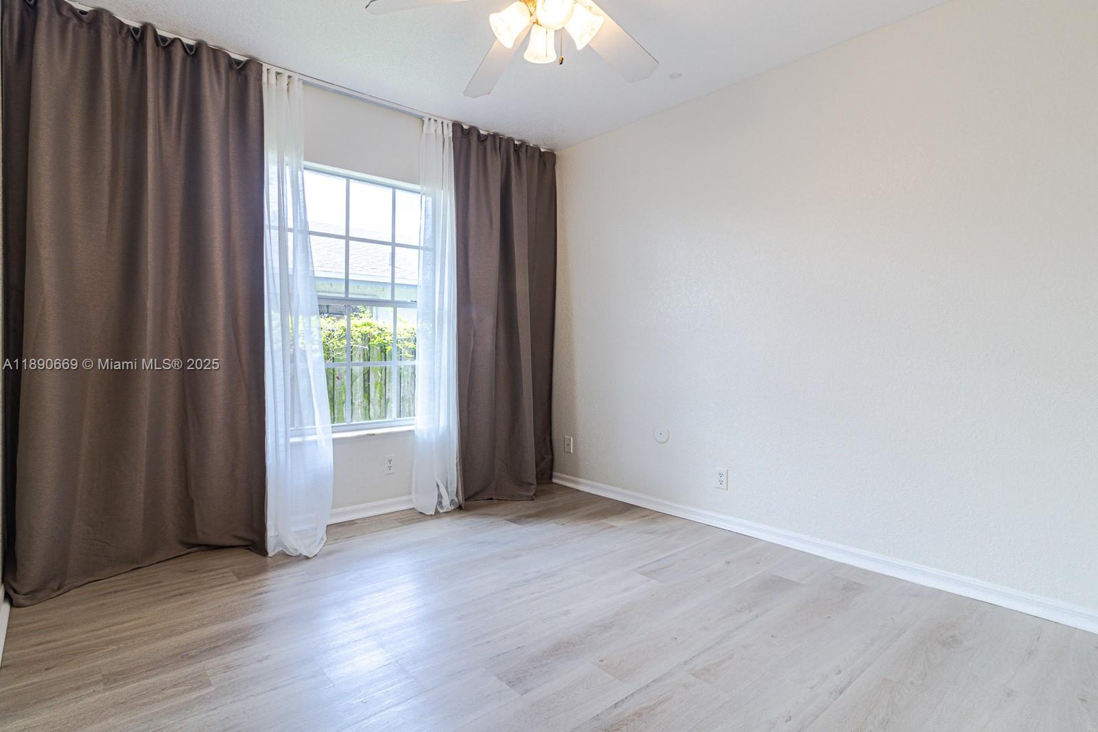 TOWN OF MODELO (DANIA) B- - Residential Lease