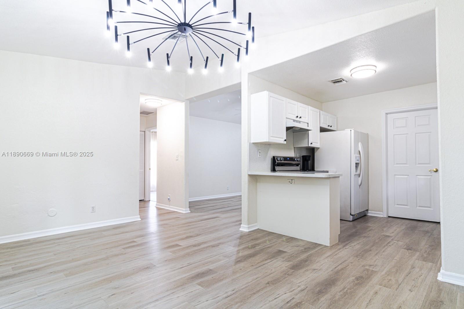 TOWN OF MODELO (DANIA) B- - Residential Lease