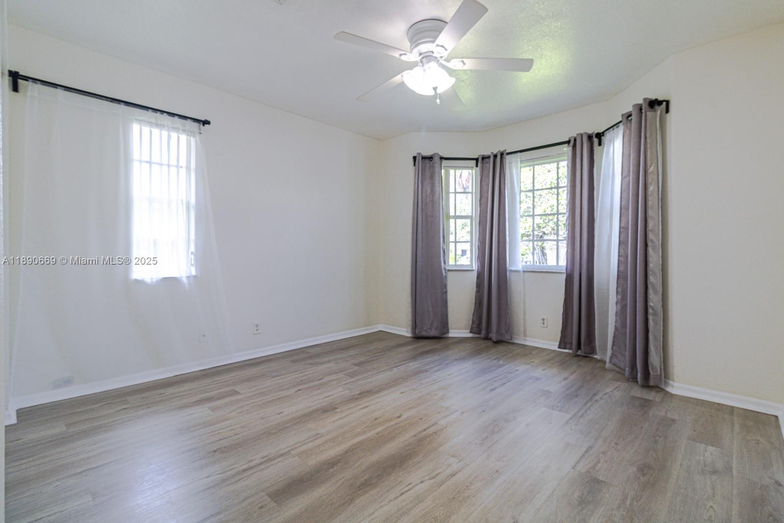 TOWN OF MODELO (DANIA) B- - Residential Lease