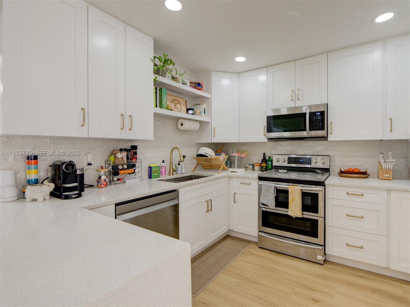 ARCH CREEK ESTATES - Residential