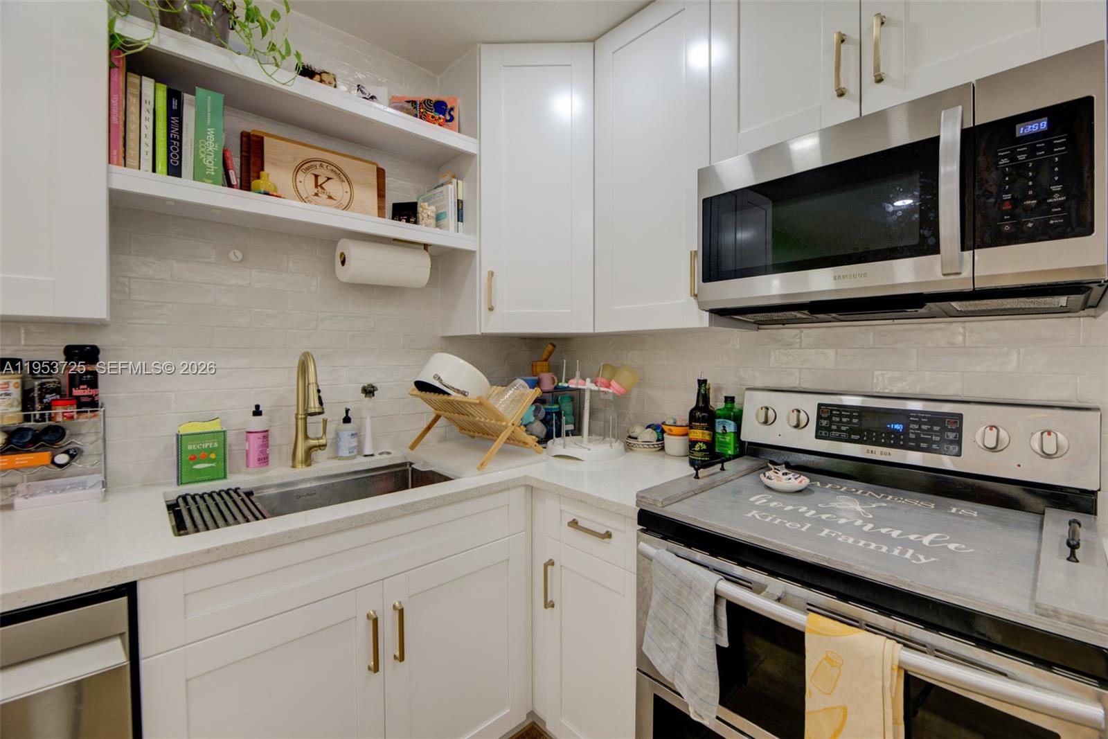 ARCH CREEK ESTATES - Residential