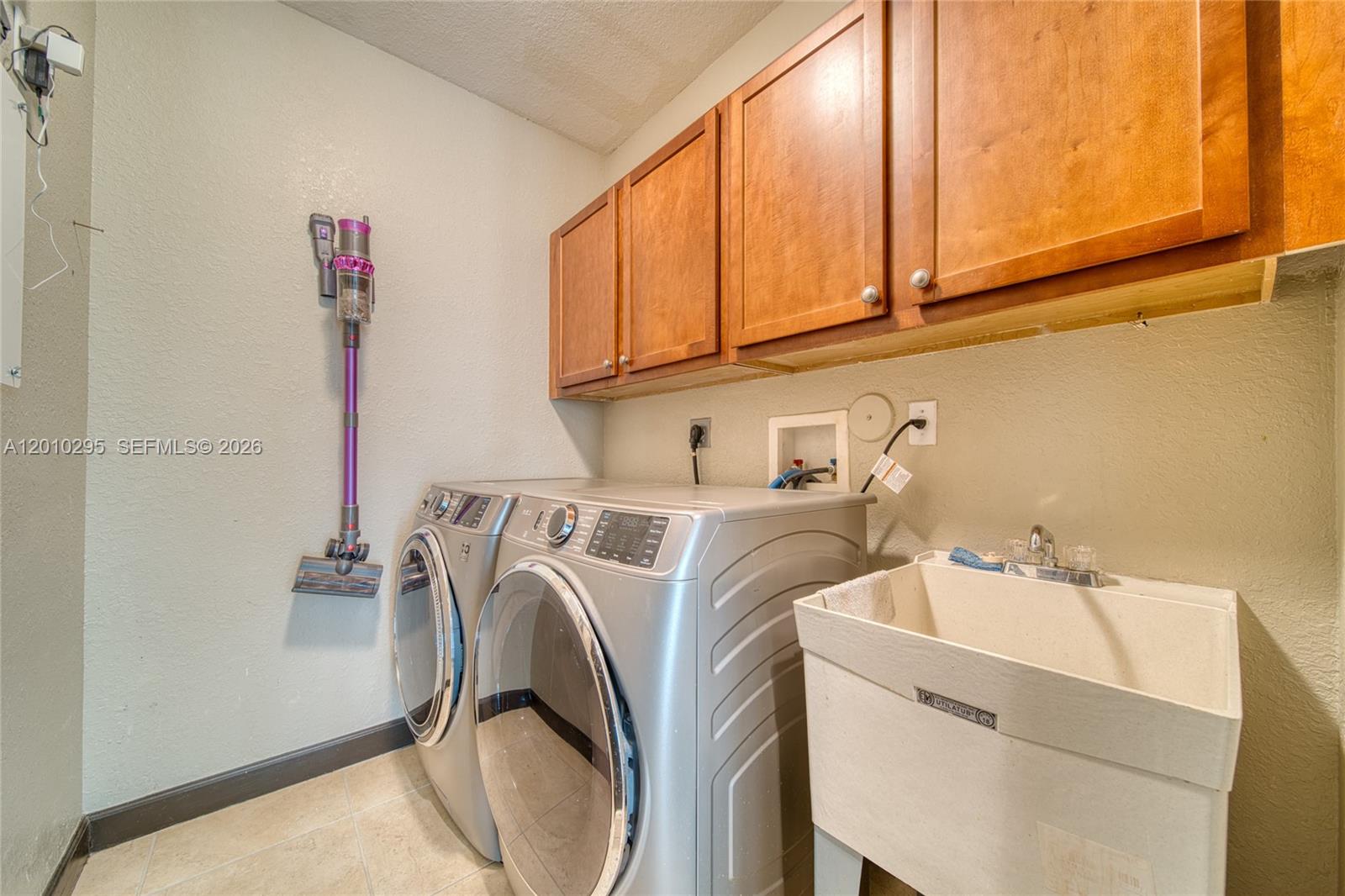 CUTLER CAY - Residential