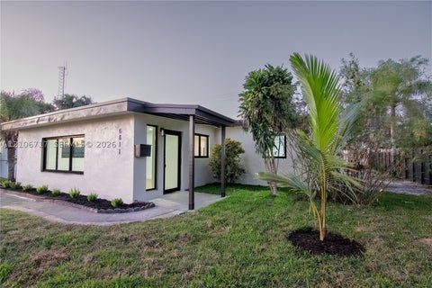 Photo of 6811 Thomas St, Hollywood, FL 33024 (MLS # A12106717)