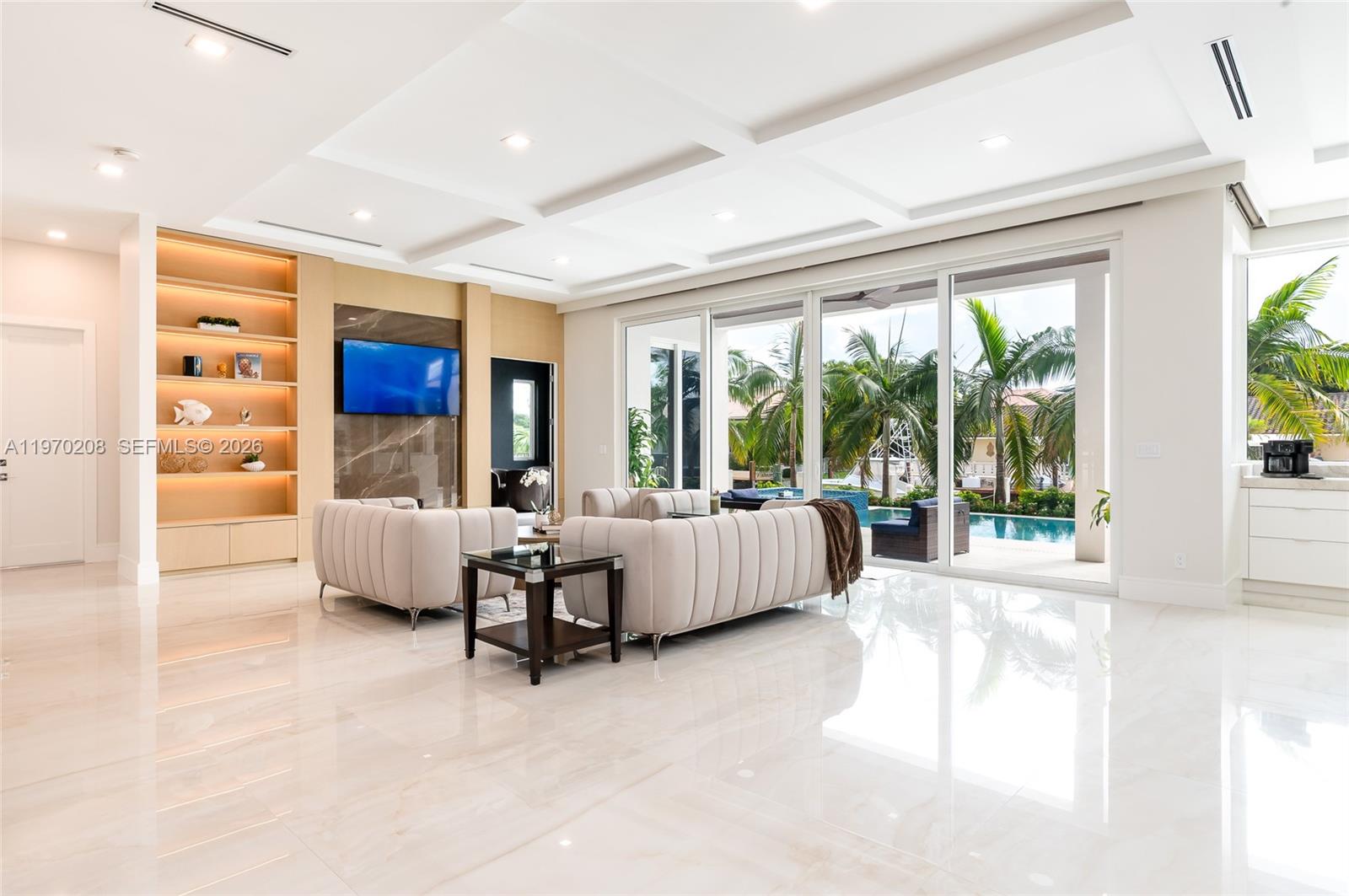 VENETIAN ISLES 1ST SEC - Residential