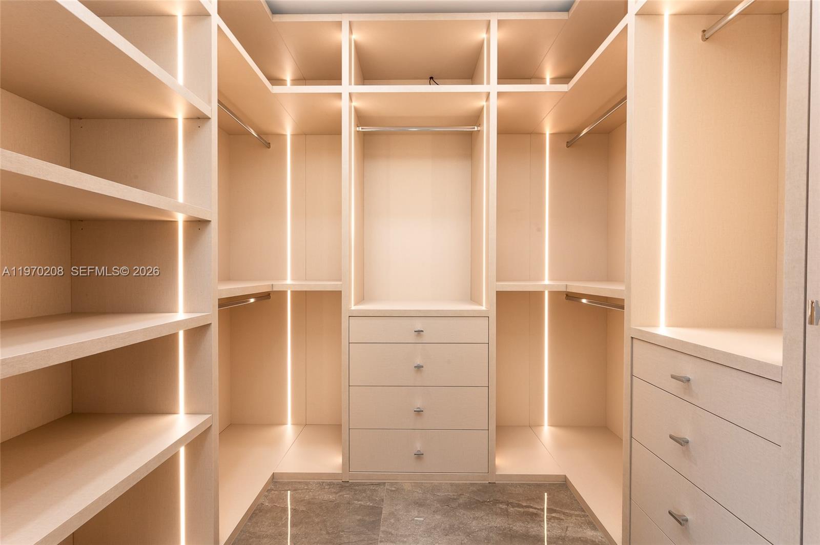 VENETIAN ISLES 1ST SEC - Residential