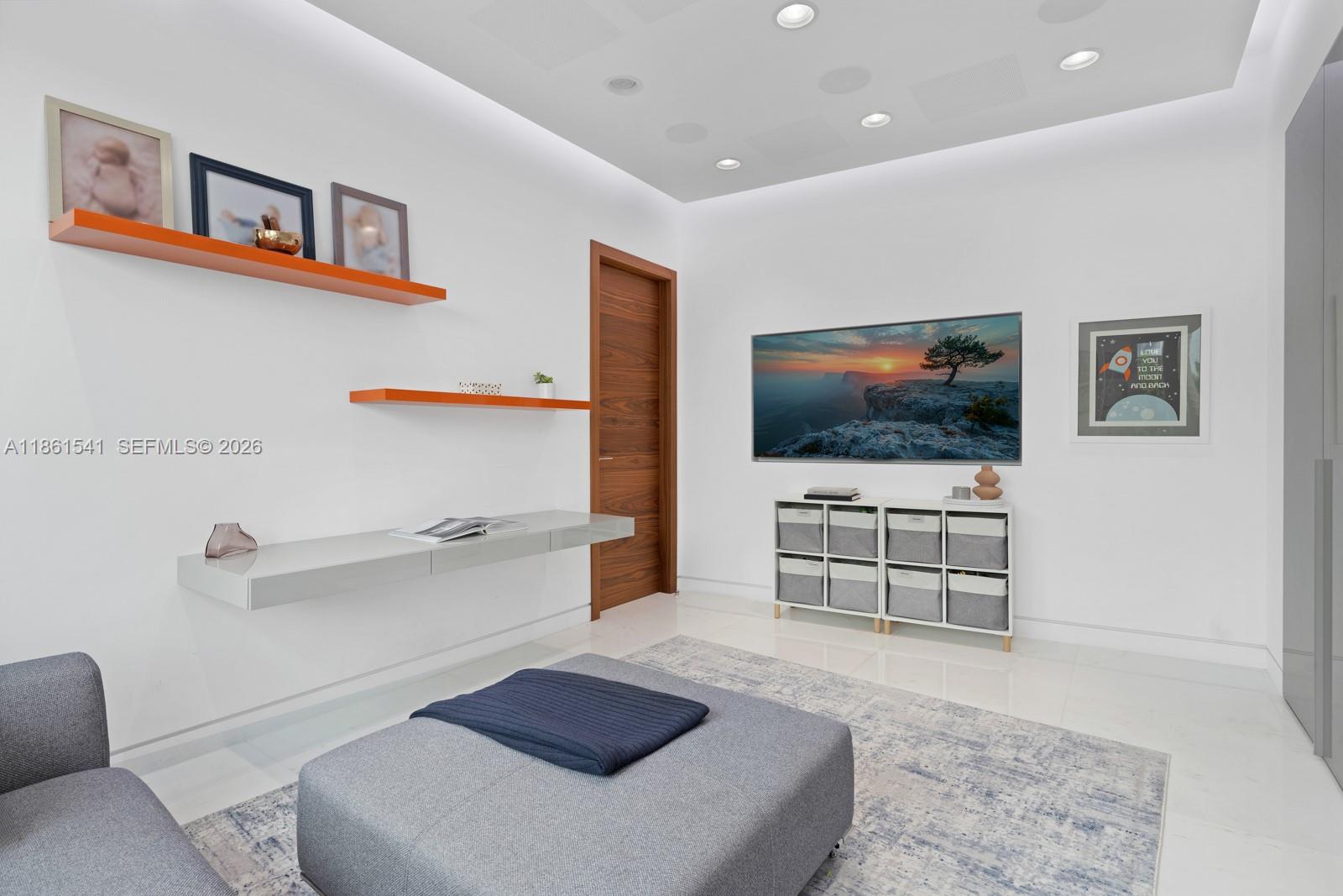 BISCAYNE POINT - Residential