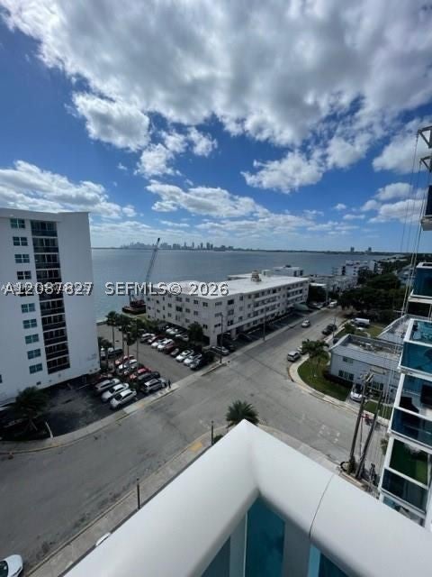 7501 E Treasure Dr 9R