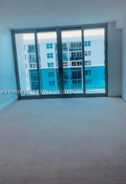 7501 E Treasure Dr 9R