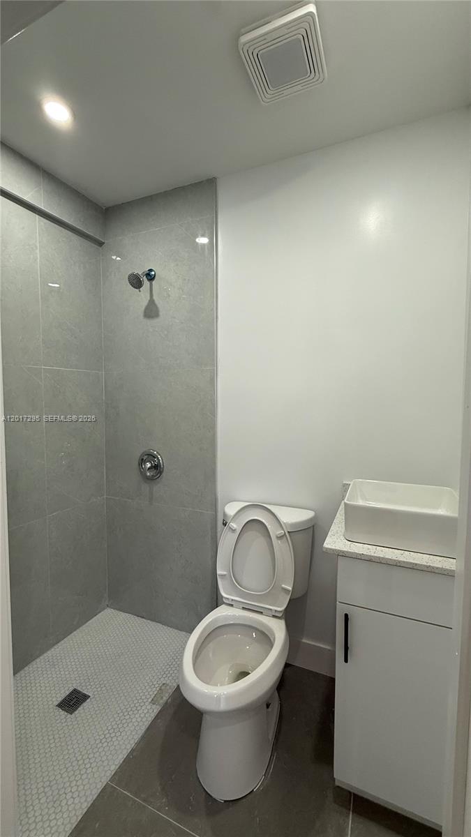 LAWRENCE ESTATE EAST ADDN - Residential Lease