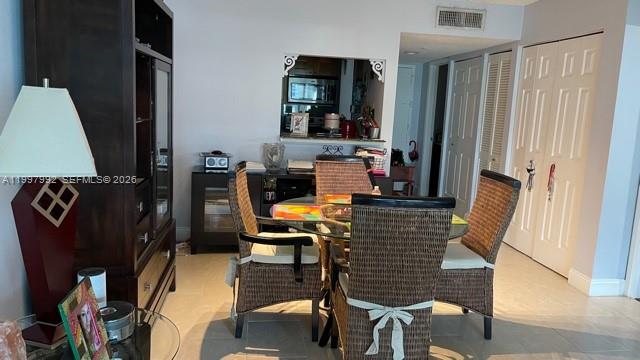 RACQUET CLUB APTS 3 AT BO - Residential Lease