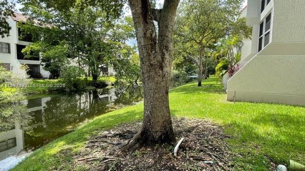 Photo of 100 Lakeview Dr #103, Weston, FL 33326 (MLS # A11997992)