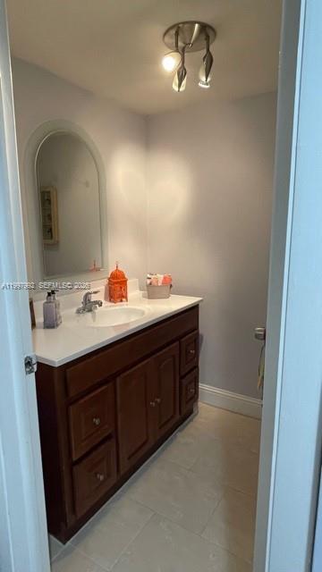 RACQUET CLUB APTS 3 AT BO - Residential Lease