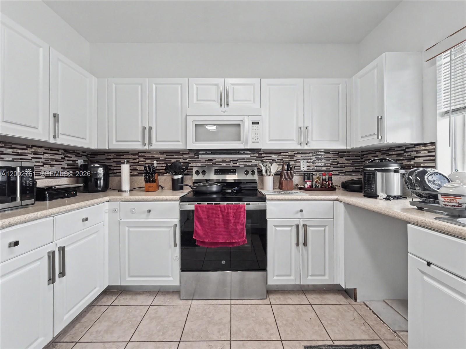 BISCAYNE DRIVE ESTATES - Residential