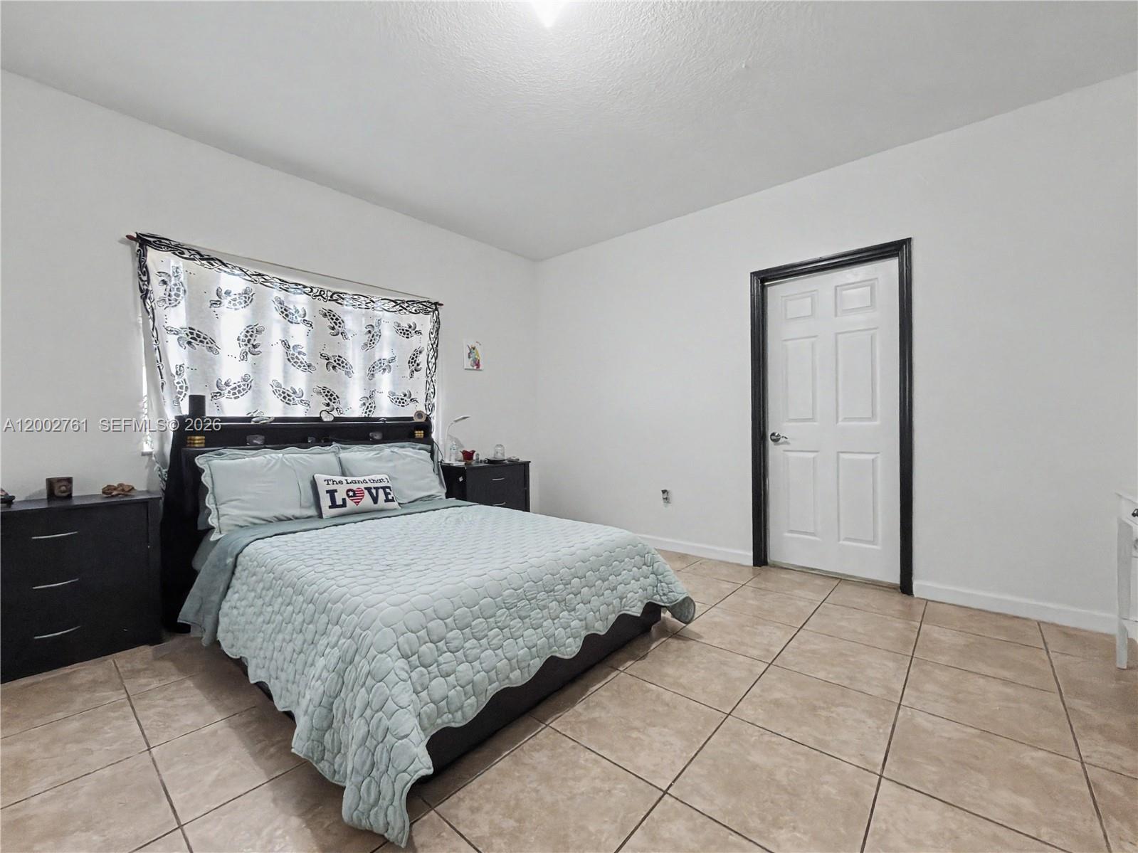 BISCAYNE DRIVE ESTATES - Residential