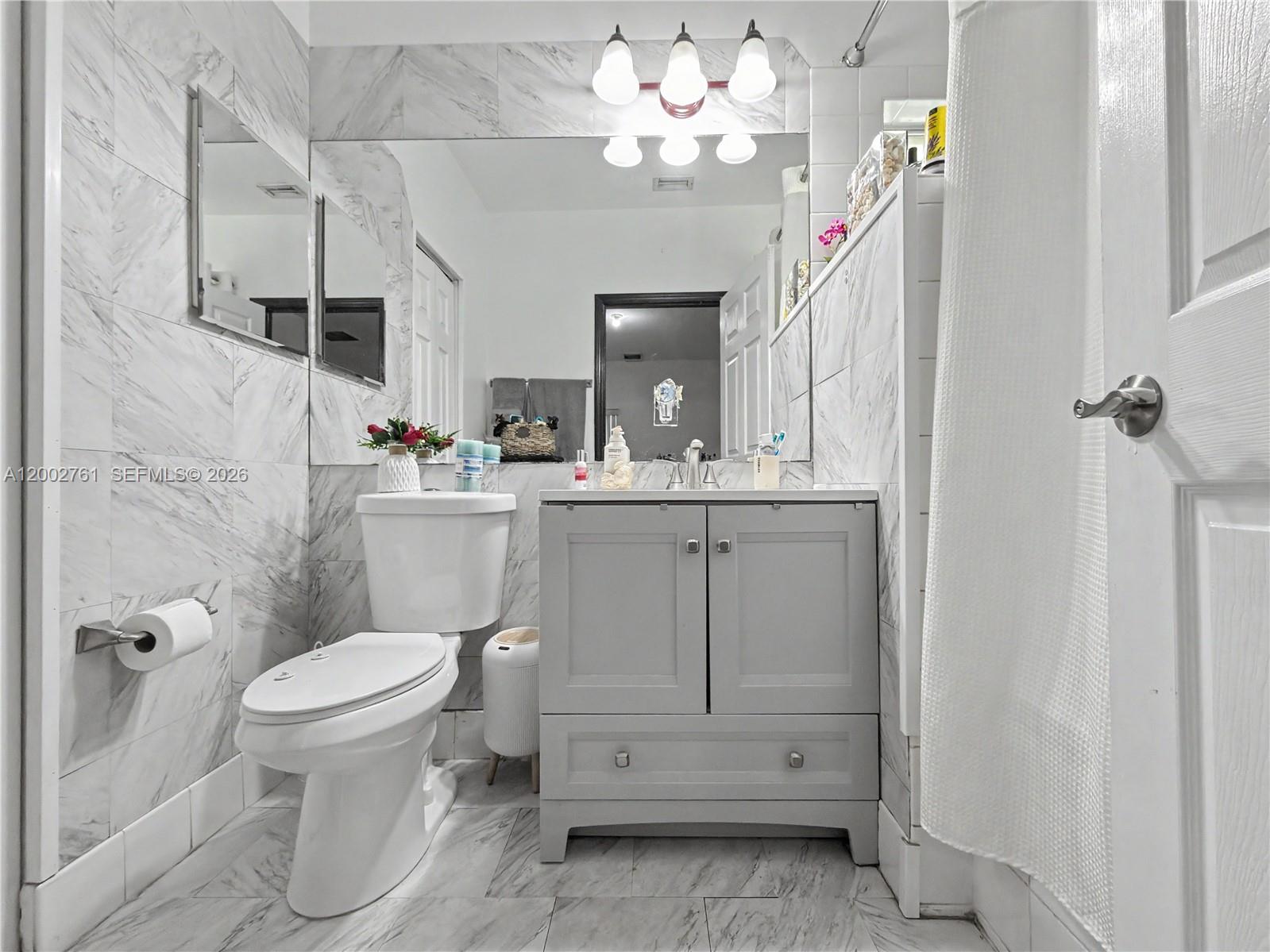 BISCAYNE DRIVE ESTATES - Residential