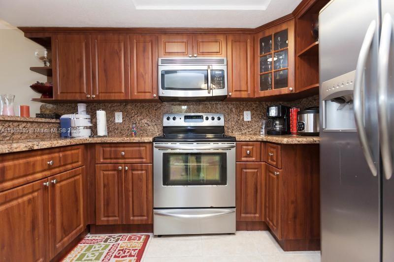 LA RIVE GAUCHE CONDO - Residential Lease