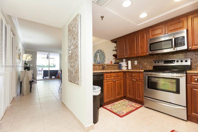 LA RIVE GAUCHE CONDO - Residential Lease