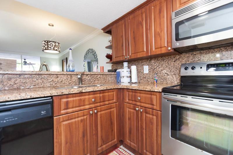LA RIVE GAUCHE CONDO - Residential Lease
