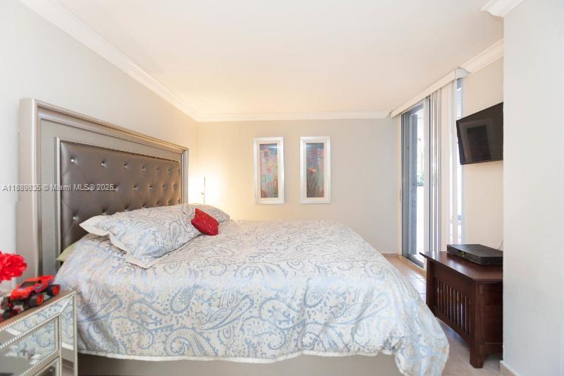 LA RIVE GAUCHE CONDO - Residential Lease