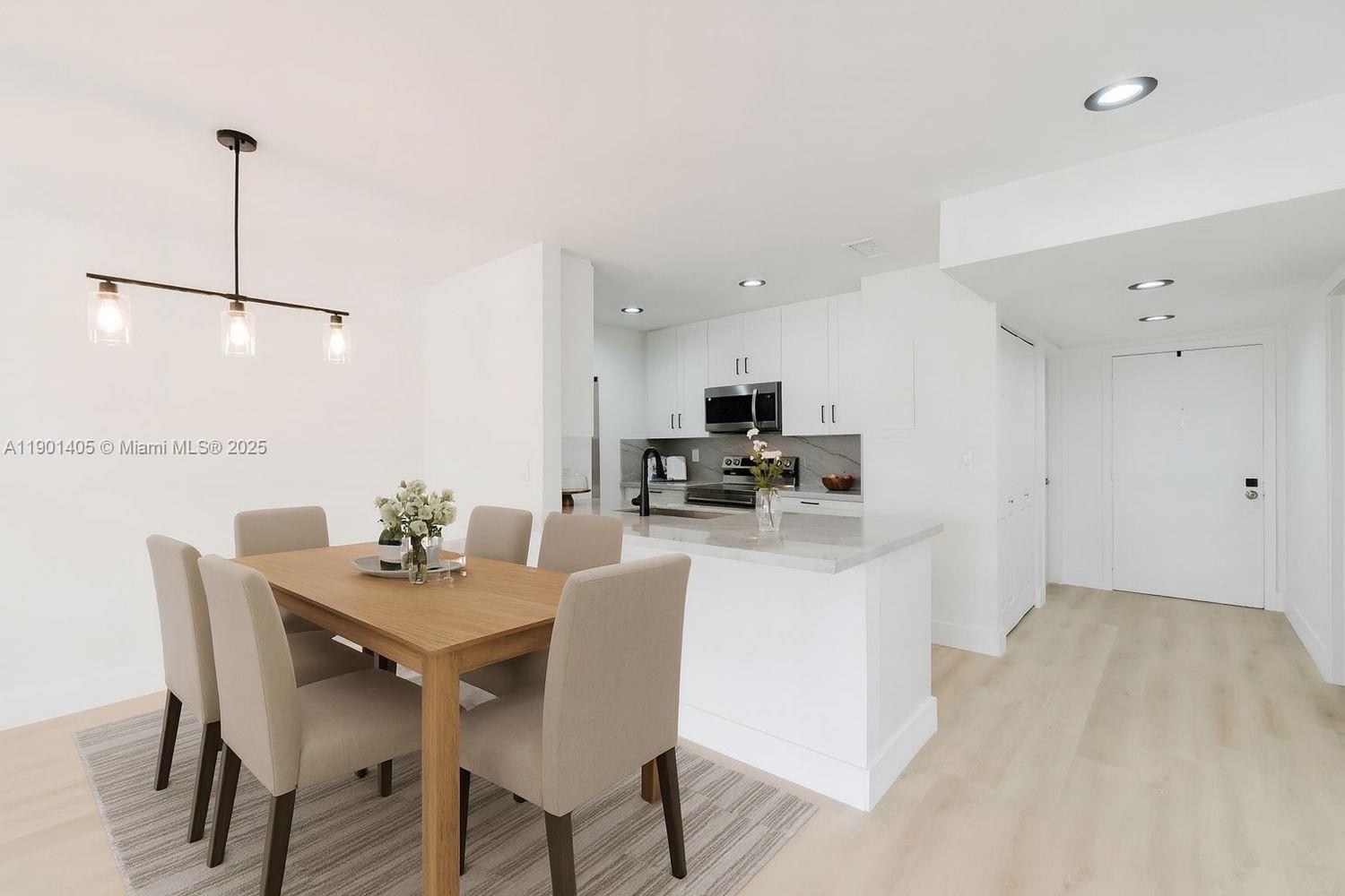 CREEKSIDE VILLAS SEC TWO - Residential