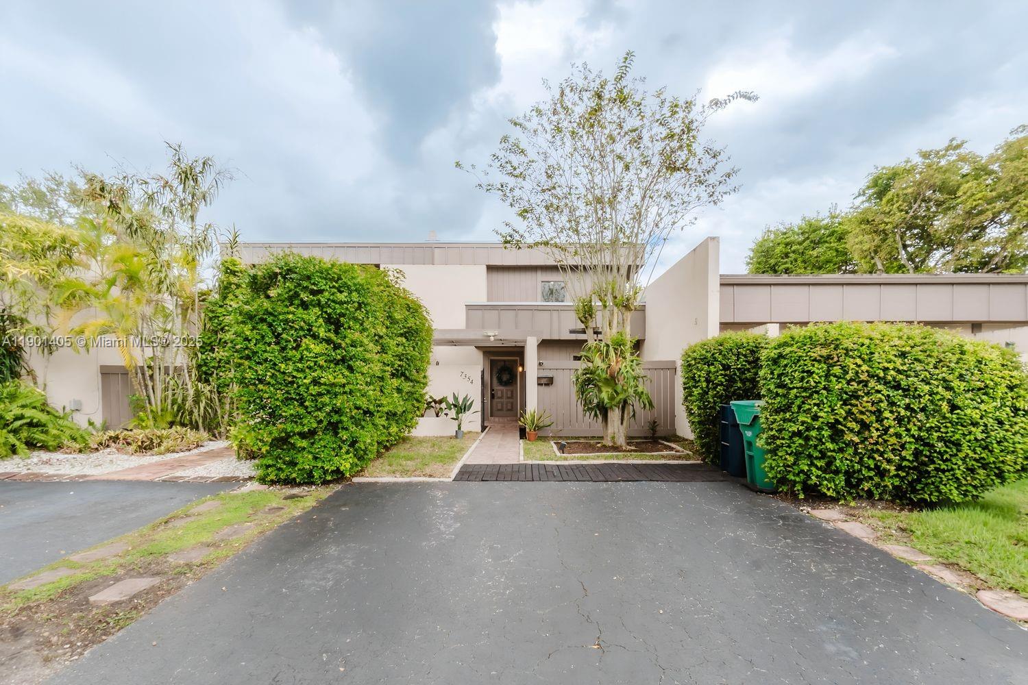 CREEKSIDE VILLAS SEC TWO - Residential