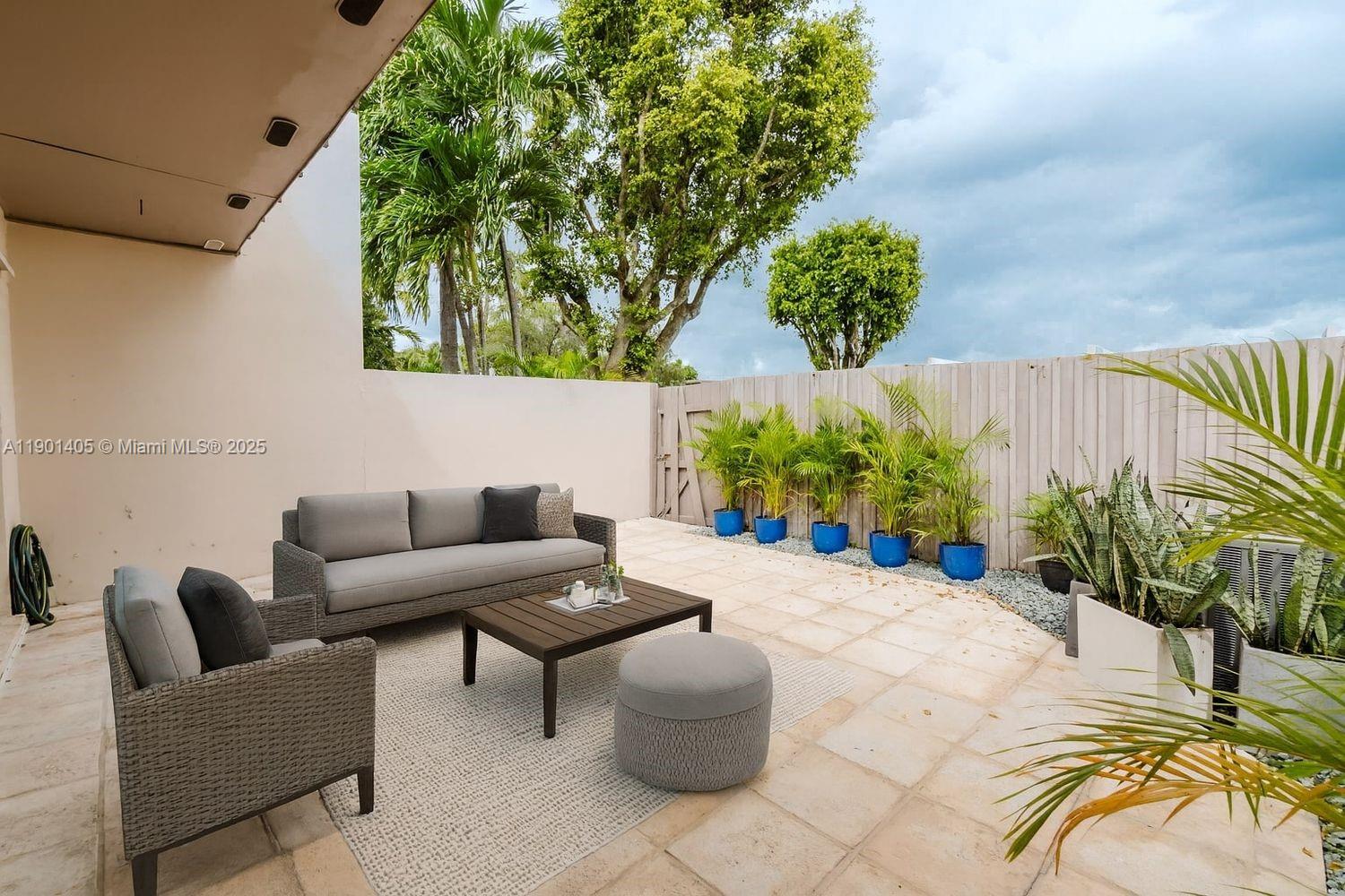 CREEKSIDE VILLAS SEC TWO - Residential