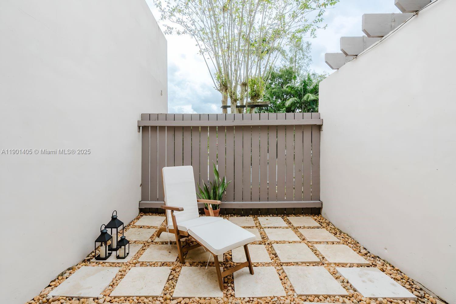 CREEKSIDE VILLAS SEC TWO - Residential