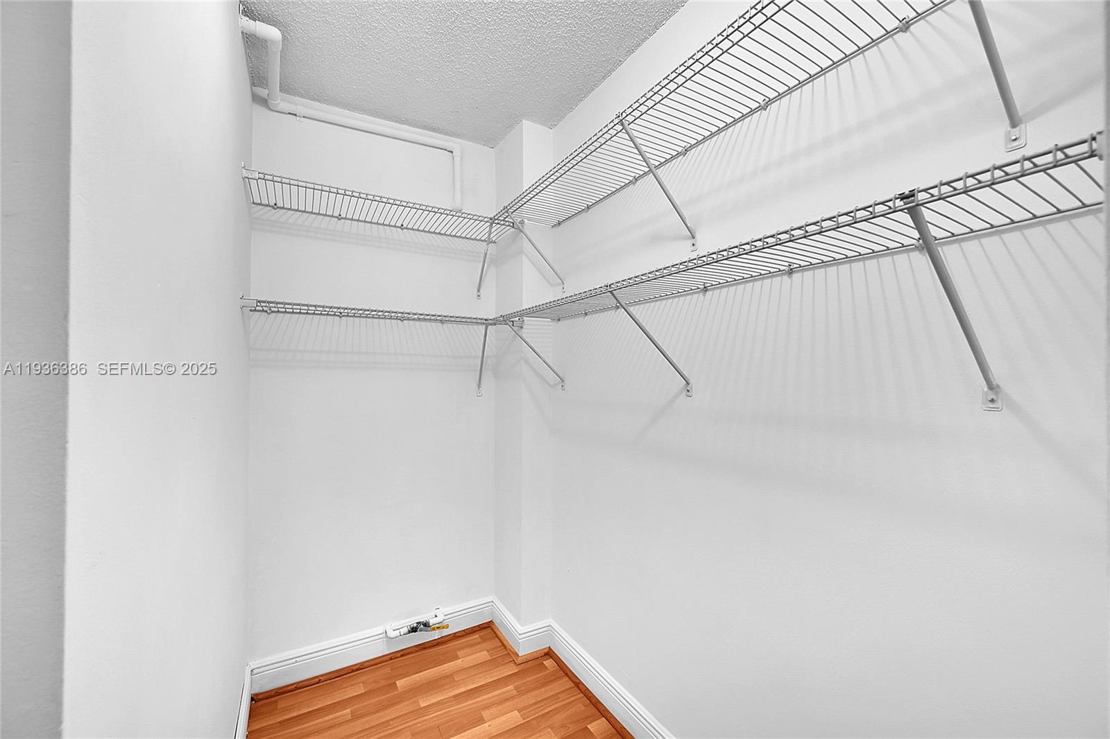 CYPRESS CHASE CONDO NO 3 - Residential