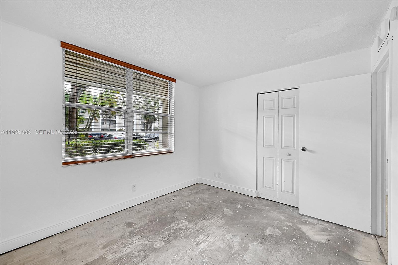 CYPRESS CHASE CONDO NO 3 - Residential