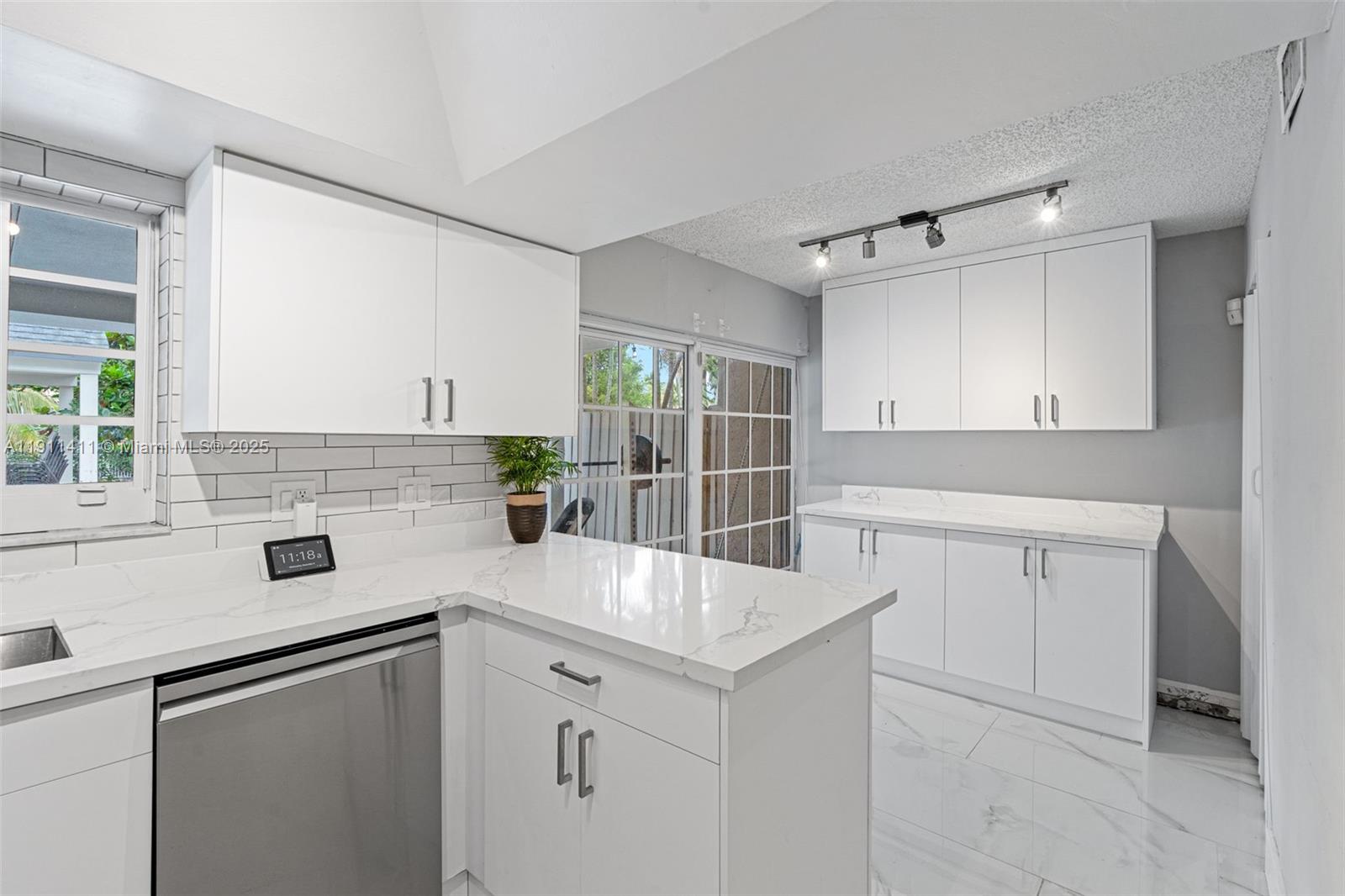 NEWMANS SURVEY - Residential Lease