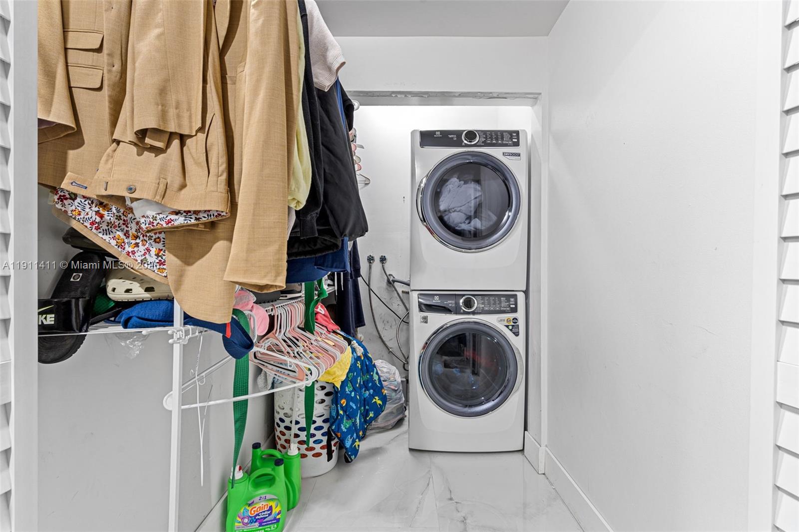 NEWMANS SURVEY - Residential Lease