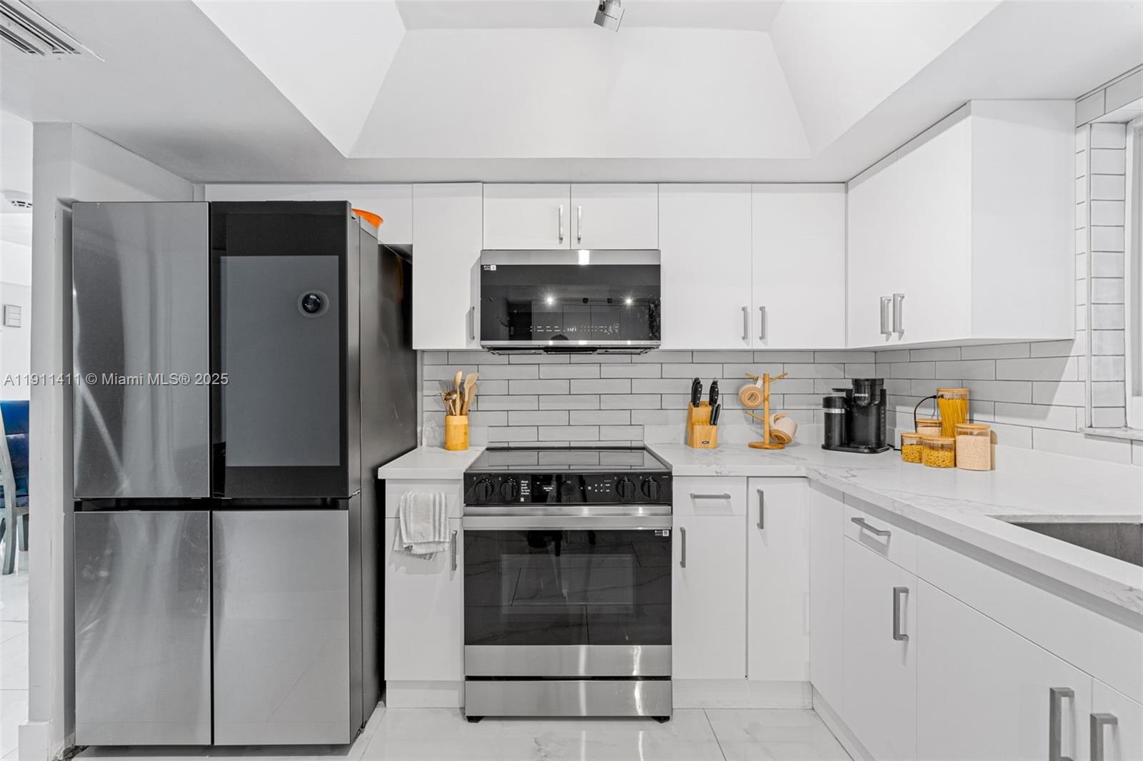 NEWMANS SURVEY - Residential Lease