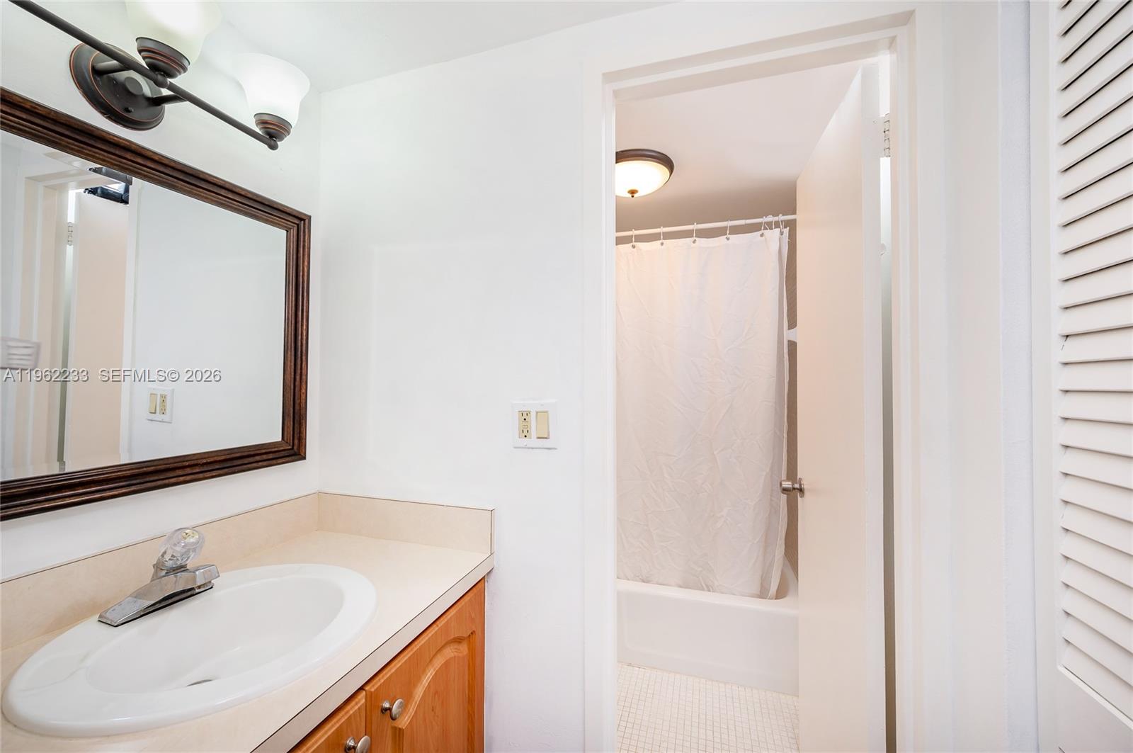 TRITON TOWER CONDO - Residential